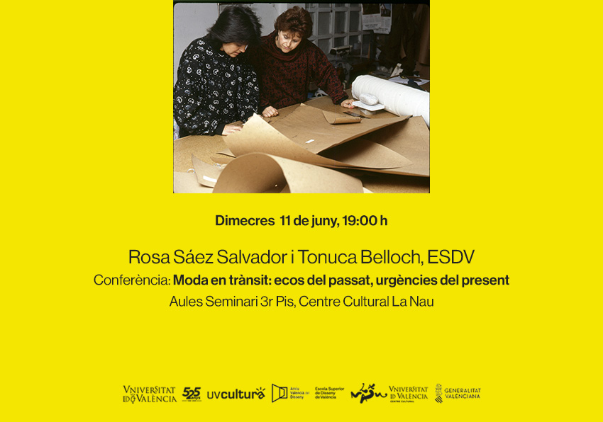 Imatge del esdeveniment:Dos dones mirant patrons de roba